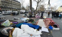 Campement de migrants sur la place de la République, le 21 décembre 2015 à Paris