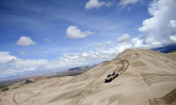 L'Espagnol Carlos Sainz au volant de sa Peugeot lors de la 4e étape du Dakar, San Salvador de Jujuy (Argentine) - Tupiza (Bolivie), le 5 janvier 2017