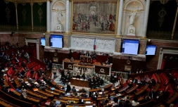 Les députés ont approuvé la création d'un "droit à l'aide à mourir", et rétabli le principe selon lequel les patients devront s'auto-administrer la substance létale, sauf lorsqu'ils ne sont pas en capacité de le faire