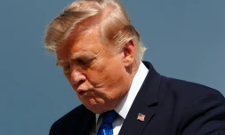Le président américain Donald Trump descend d'Air Force One à Morristown, dans le New Jersey, le 31 juillet 2026