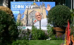 Une affiche souhaitant la bienvenue au pape Léon XIV à Metz le 22 septembre 2026