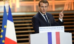 Emmanuel Macron fait un discours pendant sa visite à Tourcoing le 14 novembre 2017 