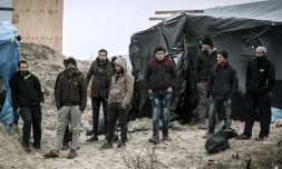 Des migrants dans la "jungle" de Calais, le 21 février 2016