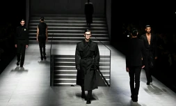 Des mannequins défilent pour Dolce & Gabbana dans le cadre de la Fashion week homme à Milan, le 13 janvier 2024