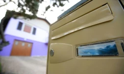 La boîte aux lettres de Marcel et Jacqueline Jacob devant leur maison de Aumontzey, le 16 juin 2017