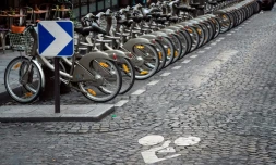 Des vélos Vélib' sur une station parisienne le 20 juin 2012