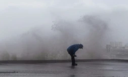 Un journaliste Ă Jensen Beach, en Floride, le 3 septembre 2019