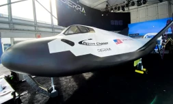 Un modèle grandeur nature de l'avion spatial Dreal Chaser de Sierra Space, le 4 janvier 2022 au salon technologique de Las Vegas (CES)
