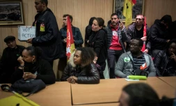 Des cheminots participent au "vot'action", lundi 14 mai 2018 à Paris