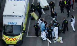 Une équipe d'urgence médicale à la gare d'Austerlitz à Paris le 3 février 2025