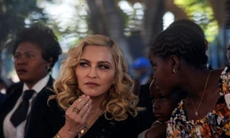 Madonna à l'hôpital pédiatrique de Mercy James, à Blantyre au Malawi, le 11 juillet 2017