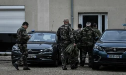 Des gendarmes lors des opérations de recherche pour localiser la joggeuse disparue Agathe Hilairet à Vivonne, le 13 avril 2025 dans la Vienne