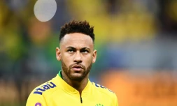 Le footballeur Neymar à l'échauffement avant Brésil-Qatar à Brasilia le 5 juin 2019