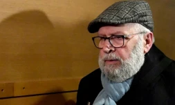 L'ancien prĂȘtre Bernard Preynat quitte le palais de justice de Lyon, le 17 janvier 2020, Ă la fin de son procĂšs