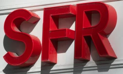 Altice France, maison mère de SFR, est  entrée en négociations exclusives avec Bouygues Telecom, Iliad (Free) et Orange pour la cession de son opérateur