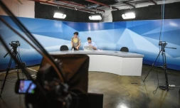 Des journalistes de Medyascope préparent une émission qui sera diffusée sur internet, le 16 mai 2018 à Istanbul