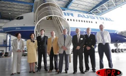 Mercredi 25 mai 2005 -Air Austral a présenté "Le Caribou" son nouveau Boeing 777 -200 ER