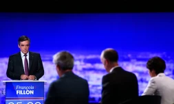 François Fillon lors du  premier débat télévisé de la primaire de la droite, le 13 octobre 2016 dans les studios de TF1 à La Plaine-Saint-Denis 
