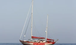 Le navire humanitaire espagnol Open Arms, le 17 juillet 2018 au large des côtes libyennes, en mer Méditerranée