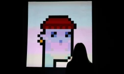 Le NFT "CryptoPunk 7523" exposé chez Sotheby's, le 4 juin 2021 à New York