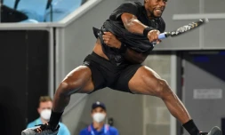 Gaël Monfils lors de son match du 2e tour remporté contre le Kazakh Alexander Bublik à l'Open d'Australie le 19 janvier 2022 à Melbourne