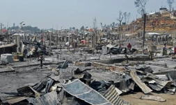 Un camp de réfugiés rohingyas ravagé par un incendie à Ukhia, le 23 mars 2021 au Bangladesh
