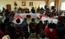 Des représentants du mouvement indigène et des membres du gouvernement équatorien se rencontrent à Quito, le 27 juin 2022