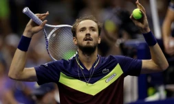 Le Russe Daniil Medvedev aprĂšs sa victoire contre l'Espagnol Carlos Alcaraz, le 8 septembre 2023 Ă l'US Open