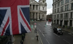Londres, le 12 janvier 2021. Depuis février 2020, le nombre d'emplois salariés a chuté de 828.000 à travers le Royaume-Uni