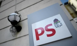 Le logo du PS, au siège rue de Solférino à Paris, le 18 décembre 2017