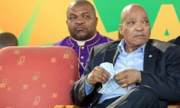 Le président sud-africain Jacob Zuma (d), le 22 mai 2016 à Durban