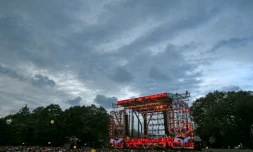 La scène du grand concert de New York sous des nuages menaçants, le 21 août 2021