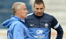 Didier Deschamps (à gauche) et Karim Benzema lors d'un entraînement à Porto Alegre au Brésil le 6 juin 2013