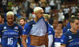 L'équipe de France, à l'issue d'un match perdu à l'Euro de volley contre la République tchèque à Katowice, le 30 août 2017