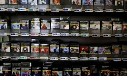 Paquets de cigarettes chez un buraliste à Fervaches (Manche), le 5 décembre 2018