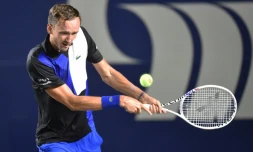 Le N.1 mondial russe Daniil Medvedev contre l'Australien Rinky Hijikata au 2e tour du tournoi de Los Cabos le 3 aioût 2022 à Los Cabos
