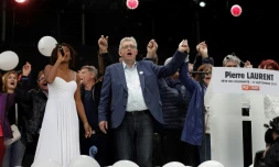 Le secrétaire national du PCF, Pierre Laurent (c), le 17 septembre 2017 à la Fête de l'Humanité, à La Courneuve près de Paris