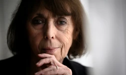 Florence Schulmann, née en 1945 dans le camp de concentration de Bergen Belsen, dans son appartement à Paris, le 23 janvier 2020