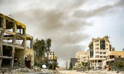 De la fumée s'élÚve lors d'une frappe israélienne à proximité de l'hÎpital al-Shifa dans la ville de Gaza, le 28 mars 2024