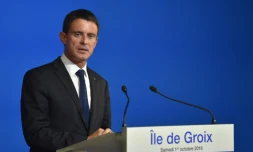 Manuel Valls lors d'un discours au cours d'une visite sur l'ĂŻle de Groix, le 1er octobre 2016