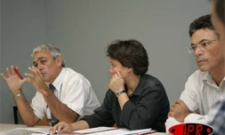 Mercredi 4 mai 2005 -
La Réunion sera présente à la foire de Paris qui se tient du 12 au 22 mai 2005