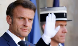 Le président Emmanuel Macron sur le perron de l'Elysée, le 14 juillet 2023 à Paris