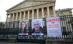 Les portraits de Cécile Kohler et Jacques Paris devant l'Assemblée nationale à Paris, le 25 mars 2025
