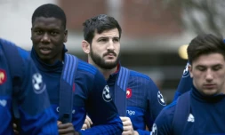 Le troisième ligne Loann Goujon (c) lors d'une séance d'entraînement à Marcoussis, le 23 février 2016