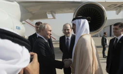 Le président russe, Vladimir Poutine, à l'aéroport d'Abou Dhabi, aux Emirats arabes unis le 6 décembre 2023