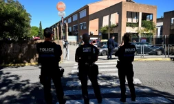 Des policiers devant le collège Joseph-Lakanal à Aubagne, le 12 octobre 2026