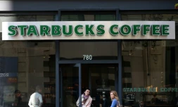 L'enseigne d'un café Starbucks  le 22 janvier 2015 à San Francisco