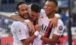 Neymar, Mauro Icardi et Kylian Mbappé célèbrent un but contre Waasland-Beveren, le 17 juillet 2020 au Parc des princes