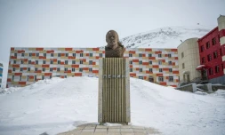 Un buste de Lénine à Barentsburg, le 7 mai 2022 dans l'archipel du Svalbard, dans le nord de la Norvège