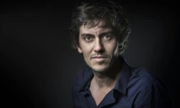 Sylvain Prudhomme pose à Manosque, le 23 septembre 2016